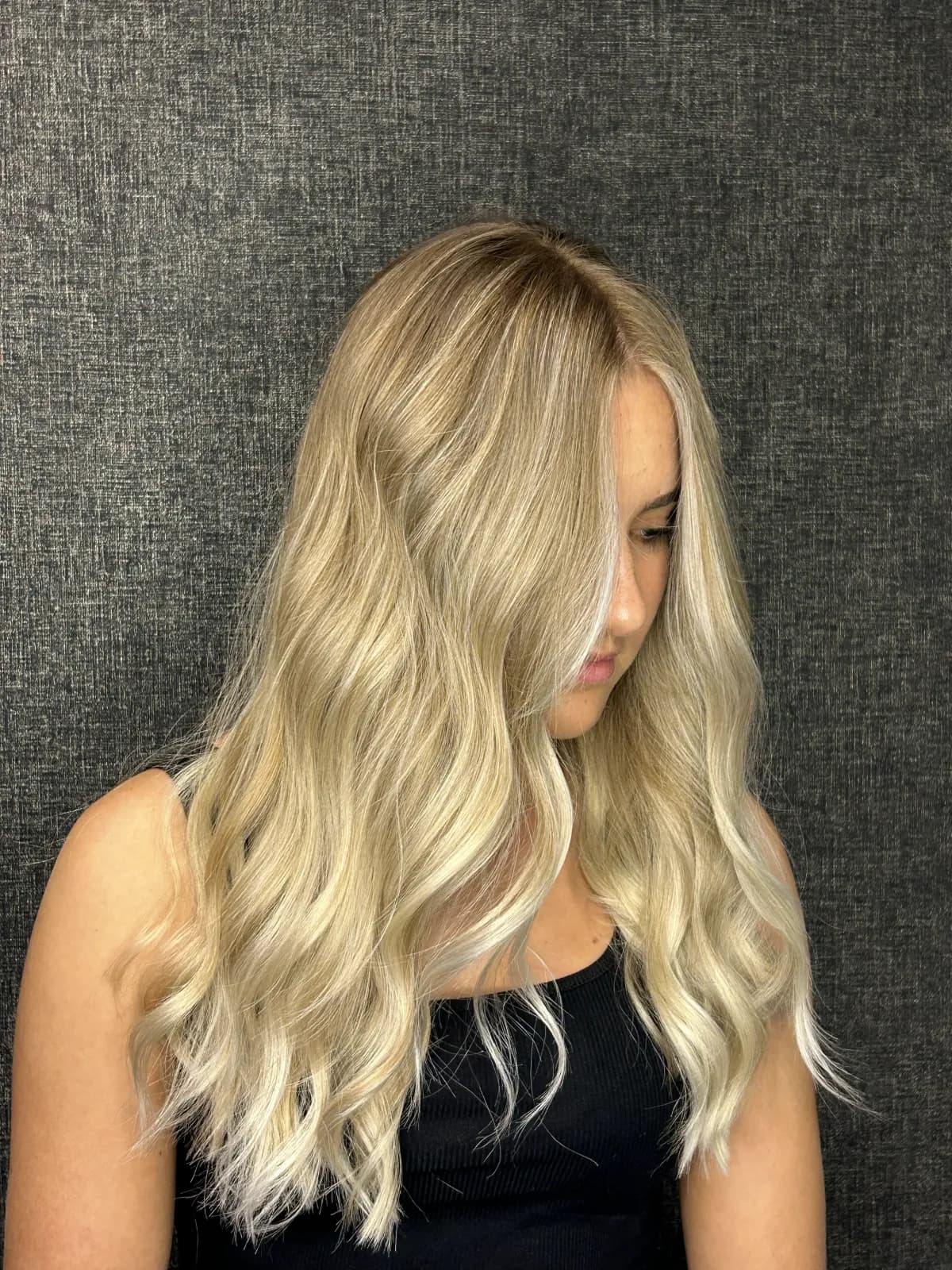 Balayage – weiche Übergänge, kühles Blond – Ness Friseursalon
